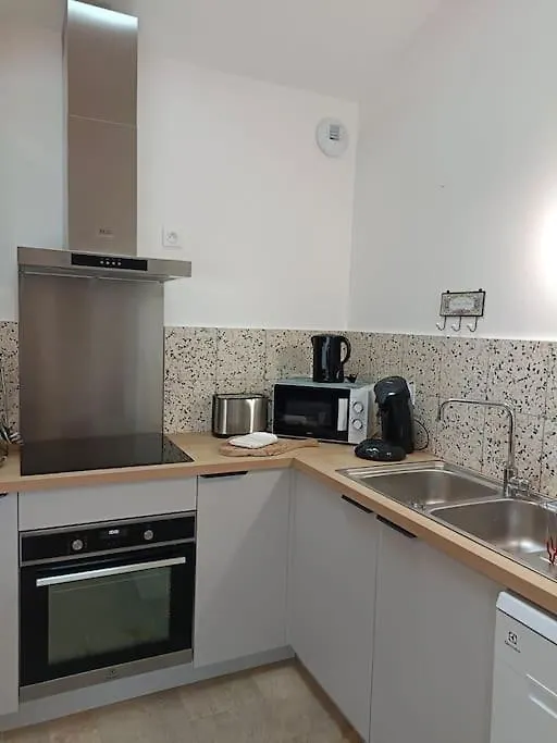 Prázdninový dům Elegante Maison T4 Avec Terrasse Vue Rhone Sablons